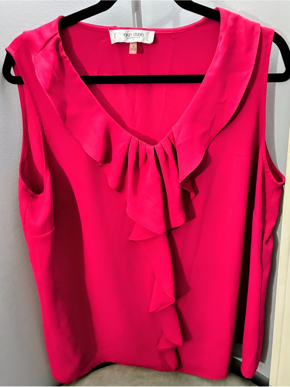 Jones Studio Pink Ruffle V-Neck Sleeveless Women's Top